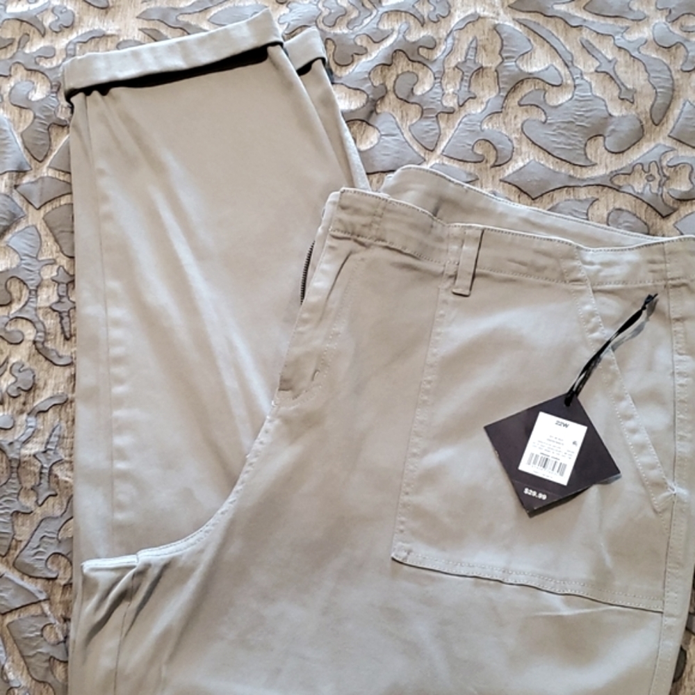 Sage green cropped pants